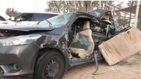 Estado en el que quedó el auto de las víctimas tras el choque.