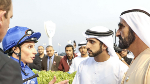 El gobernante y príncipe heredero de Dubai durante la competición hípica.