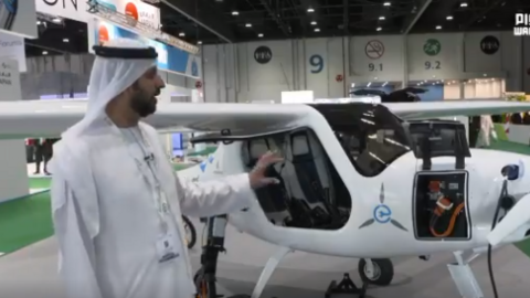 El avión eléctrico presentado en Emiratos Árabes.