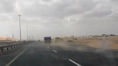 La arena en las carreteras de Emiratos. (EL CORREO)