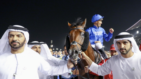 Thunder Snow junto al príncipe heredero de Dubai. 