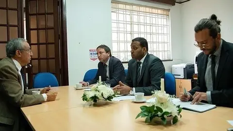 Un momento de la reunión entre funcionarios de Colombia y de Emiratos.