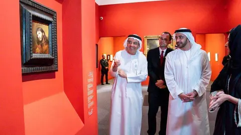 Abdullah bin Zayed Al Nahyan, en el Louvre de Abu Dhabi. (WAM)
