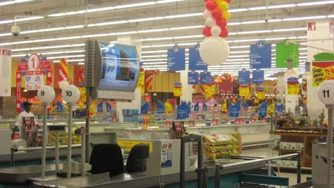 El acusado fue grabado por la cámaras de seguridad de Carrefour.