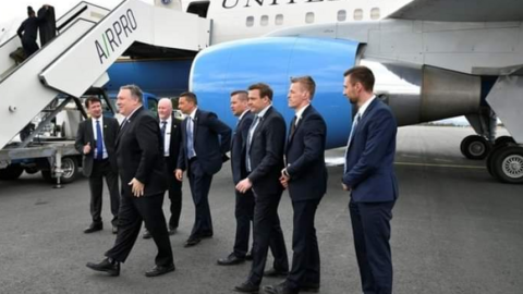 El secretario de Estado estadounidense a su llegada a Bagdad.