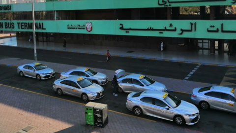 Taxis en la capital de Emiratos Árabes Unidos. (EL CORREO)