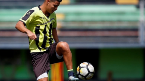 El futbolista salvadoreño Kevin Santamaría.