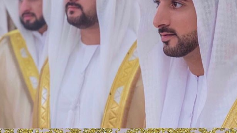 El príncipe heredero de Dubai en primer término en la imagen junto a sus dos hermanos.