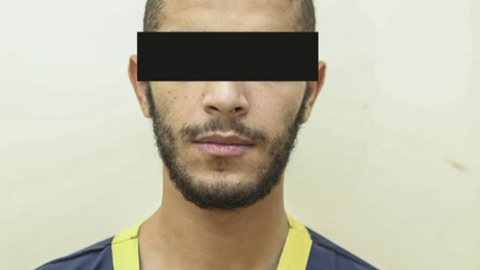 La policía difundió la imagen del presunto asesino.