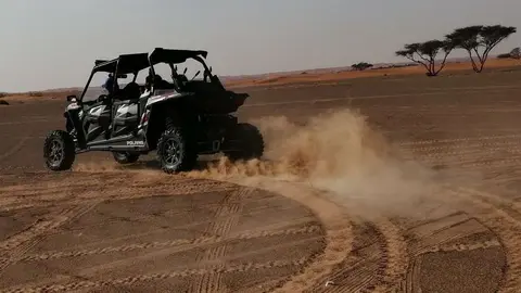 Paseo en buggy por el desierto de Emiratos Árabes. (EL CORREO)