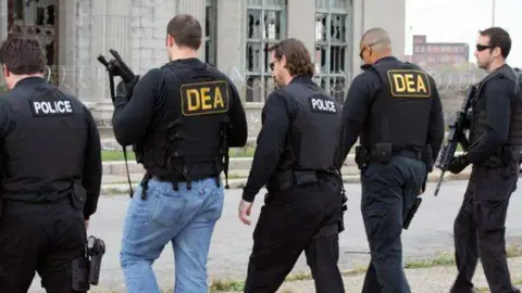 Agentes de la DEA.