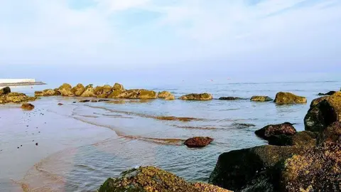 Una playa pública en Emiratos Árabes Unidos. (EL CORREO)