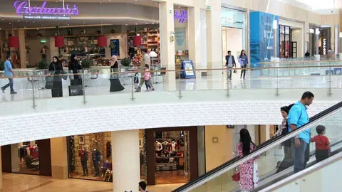 Perspectiva del interior de Yas Mall en Abu Dhabi. (EL CORREO)