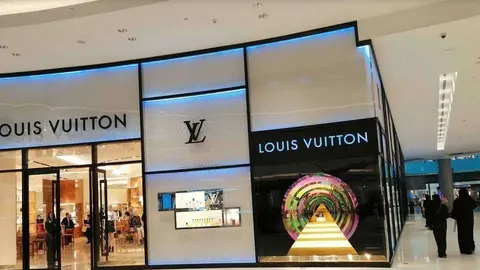 Tienda de lujo en Dubai Mall. (EL CORREO)