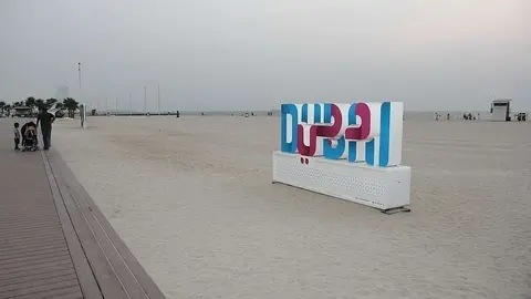 Playa de Jumeirah en el emirato de Dubai. (EL CORREO)