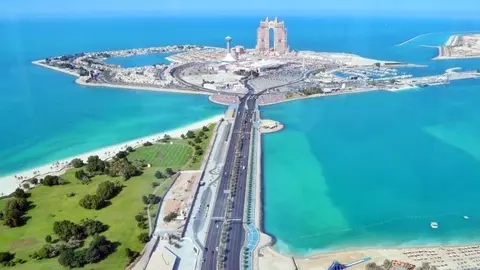 Una imagen aérea de Abu Dhabi, capital de Emiratos Árabes.