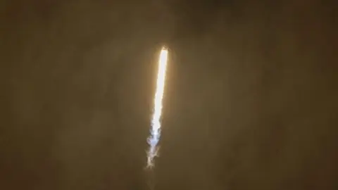 Los hutíes de Yemen lanzan regularmente misiles y drones en el Golfo Arábigo. (Fuente externa)