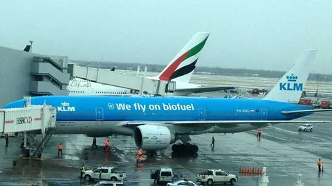 Un avión de KLM en el aeropuerto JFK de Nueva York.