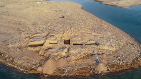 Vista aérea del palacio de Kemune, emergido de las agua del río Tigris en la región de Kurdistán, en Irak (University of Tübingen)