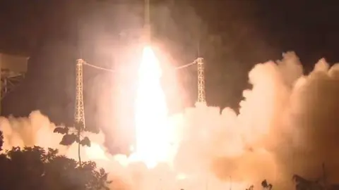 Lanzamiento del satélite Falco Eye 1 de EAU.