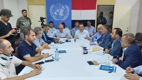 Reunión entre el Gobierno yemení y los rebeldes en un barco en aguas internacionales.