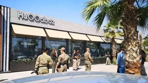 una imagen del restaurante donde almorzaban los diplomáticos turcos.