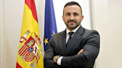 Santiago Jiménez, en la sede de la Embajada de España en Abu Dhabi, capital de Emiratos Árabes Unidos. (EL CORREO)