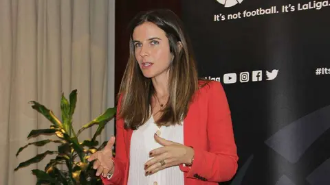 Maite Ventura, durante una rueda de prensa de LaLiga en Dubai. (EL CORREO)