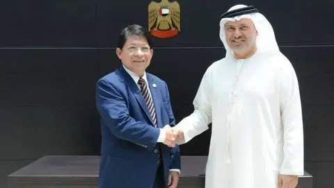 El ministro de Exteriores de EAU junto a su homólogo de Nicaragua.