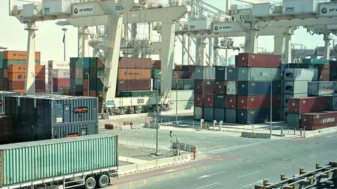La terminal de Jebel Ali en Dubai ocupó el primer lugar en los puertos líderes del mundo por productividad en 2017. (EL CORREO)