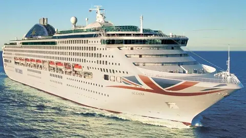 Un barco de la compañía británica de cruceros Oceana.