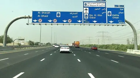 La masiva salida de vacaciones por parte de los residentes ha dejado vacías las grandes carreteras en Emiratos Árabes durante el Eid Al Adha. (EL CORREO)