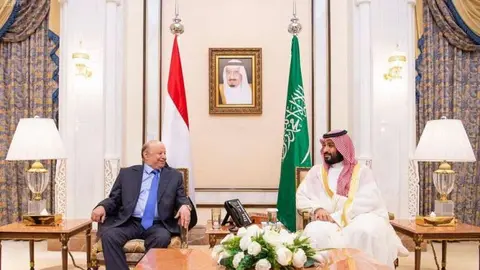 El príncipe heredero de Arabia Saudita junto al presidente de Yemen.