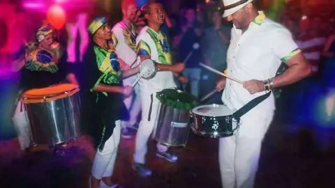 'bnf Nights' ofrece el mejor ambiente latino en el corazón de Dubai.