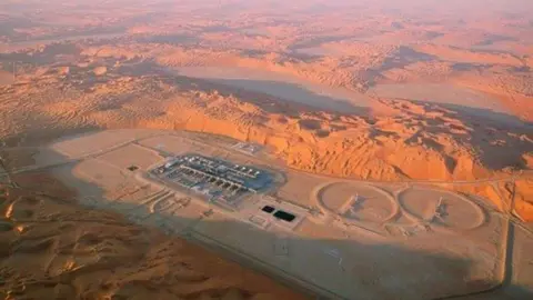 Yacimiento de petróleo en Shaybah en Arabia Saudita.