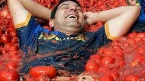 La fiesta española de la Tomatina también va a dejar su gran sabor y color en Dubai. (latomatina.info)