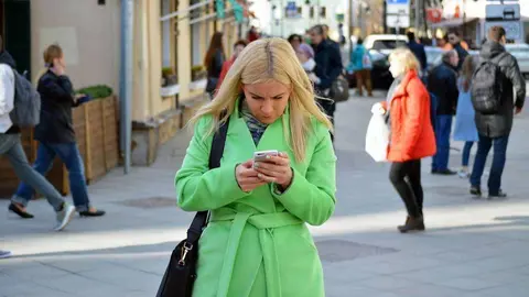 Sólo el 46 por ciento de los españoles se declara feliz. (pxhere.com)