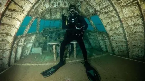 Imagen del parque submarino de Bahréin. (Fuente externa)