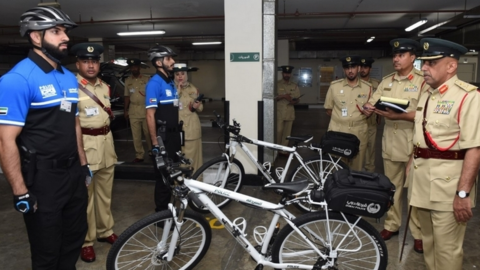 La Policía de Dubai difundió la imagen de su escuadrón ciclista.