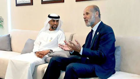 José Domínguez Abascal, durante el encuentro que mantuvo con el ministro emiratí de Energía e Industria, Suhail Bin Mohammed Faraj Al Mazroui. (Cedida)