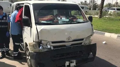 La Policía de Abu Dhabi difundió la imagen de uno de los vehículos involucrado en el accidente.