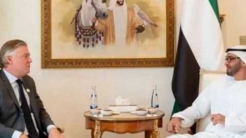 El príncipe heredero de Abu Dhabi junto a Antonio López-Istúriz, secretario general de la Partido Popular Europeo.
