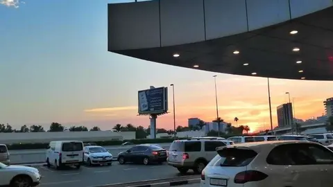 Una perspectiva de coches en Dubai. (EL CORREO)