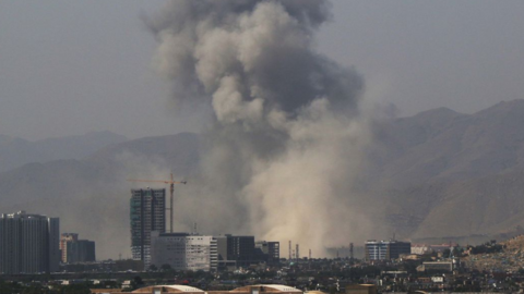 Al menos 62 personas murieron tras un ataque a una mezquita en Afganistán.