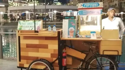 Un carrito de helados en Dubai. (EL CORREO)
