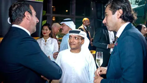 El embajador de Chile, Jorge Daccarett -izquierda-, y el consejero comercial, Carlos Salas derecha-, junto a Ahmad Hamza. (Cedida)