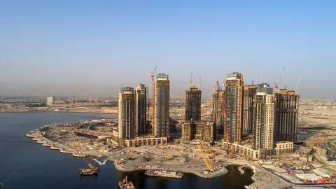 Tres puentes conectarán Creek Island Dubai con el continente.