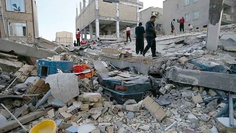 Edificios destruidos en el Kurdistán de Irak por efecto del terremoto. (Pouria Pakizeh / AFP)