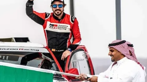 Fernando Alonso tras conseguir el podio en Arabia Saudita.