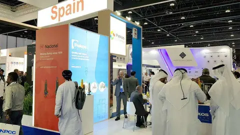Las empresas españolas ocupan un destacado espacio en ADIPEC 2019. (EL CORREO)